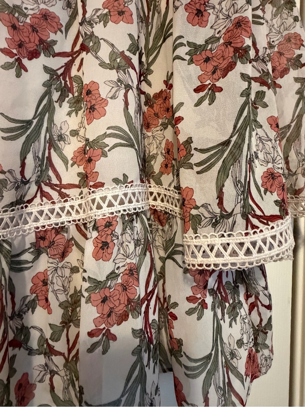 Max Studio Cream Tunic with Pink Floral Print - Picture 4 of 5